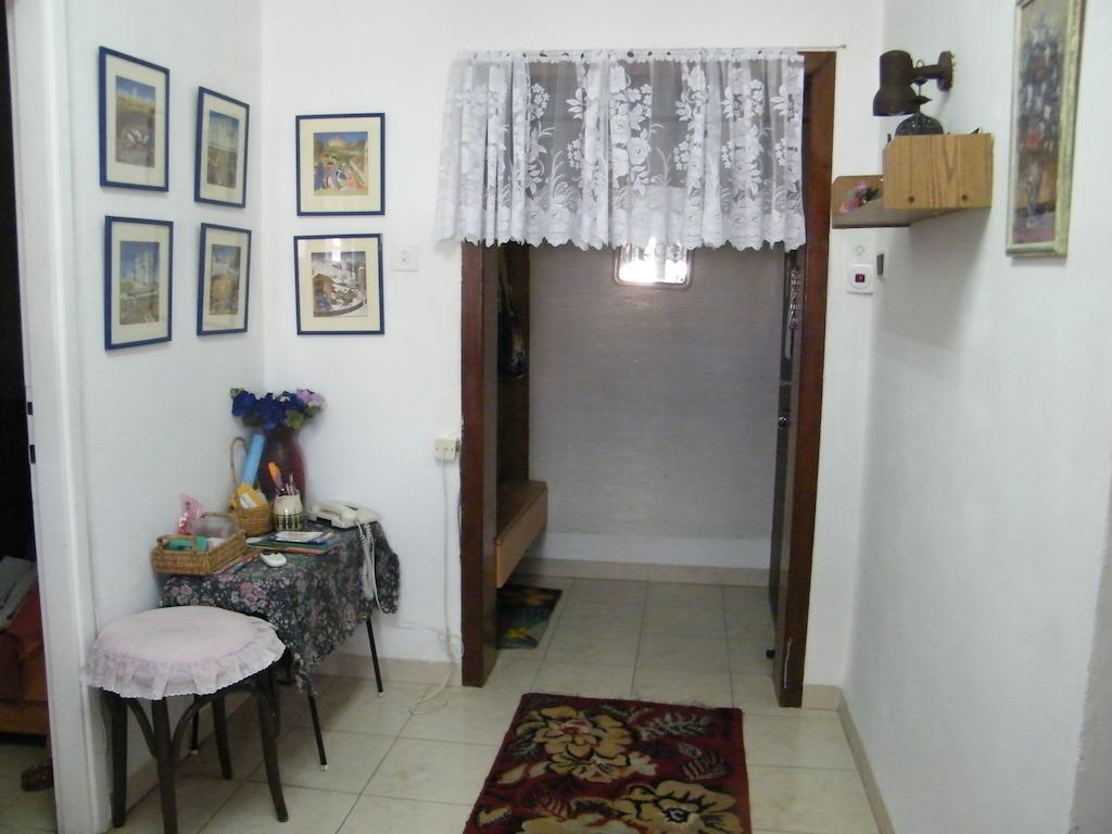 Stella Maris Hosting Lägenhet Haifa Rum bild